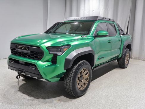 Used 2024 Toyota Tacoma 4x4 Double Cab Hybrid image 7