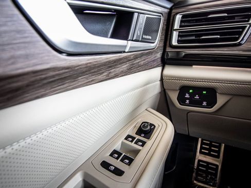 New 2026 Volkswagen Atlas SEL Premium R-Line image 32