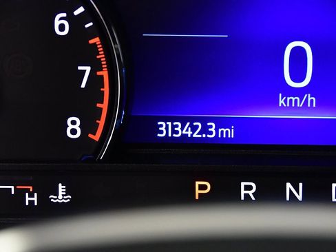 Used 2022 Ford Explorer XLT image 17