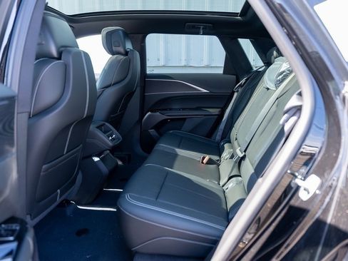 New 2025 Cadillac Lyriq Luxury image 22