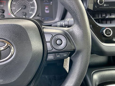 Used 2022 Toyota Corolla LE FWD image 24