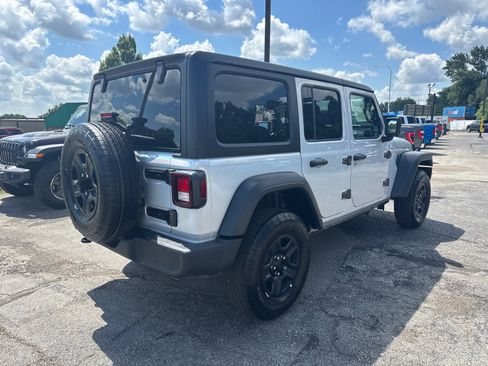 Used 2025 Jeep Wrangler Unlimited Sport AWD/4WD image 5