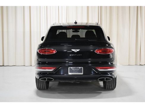 Certified 2024 Bentley Bentayga AWD/4WD image 12