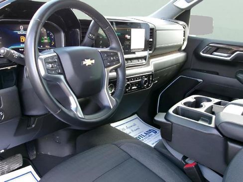 Used 2024 Chevrolet Silverado 1500 LT w/ Protection Package RWD image 12