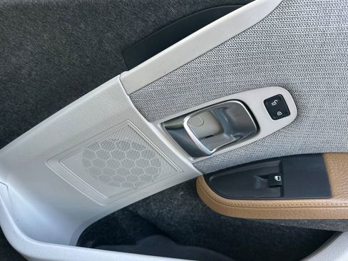 Used 2016 BMW i3 w/ Range Extender image 19