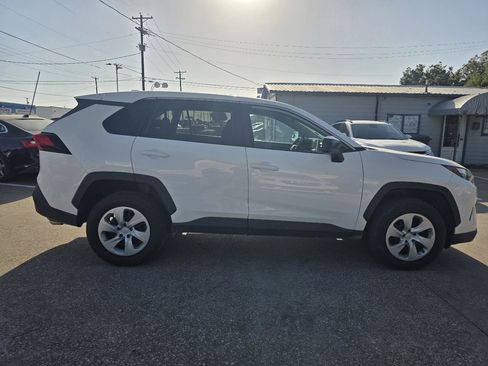Used 2024 Toyota RAV4 LE AWD/4WD image 26
