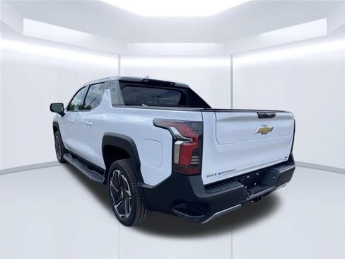 Used 2026 Chevrolet Silverado EV LT AWD/4WD image 11