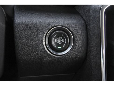 Used 2025 GMC Acadia Denali FWD image 30
