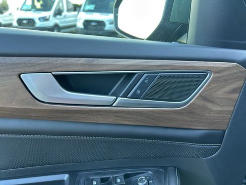 New 2026 Volkswagen Atlas SE image 12