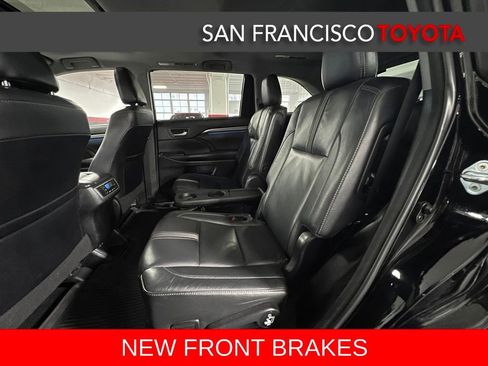 Used 2018 Toyota Highlander SE image 15