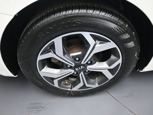 Used 2019 Kia Forte LXS FWD image 12