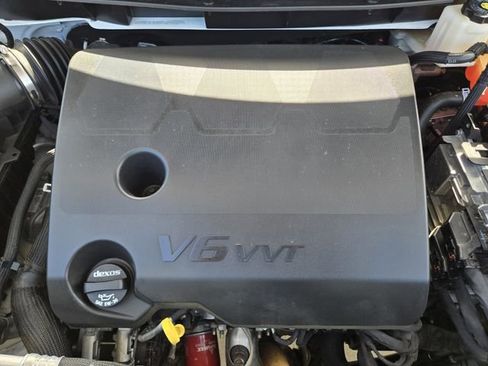 Used 2023 Chevrolet Traverse RS AWD/4WD image 31