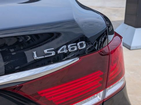Used 2013 Lexus LS 460 w/ Comfort Pkg RWD image 23