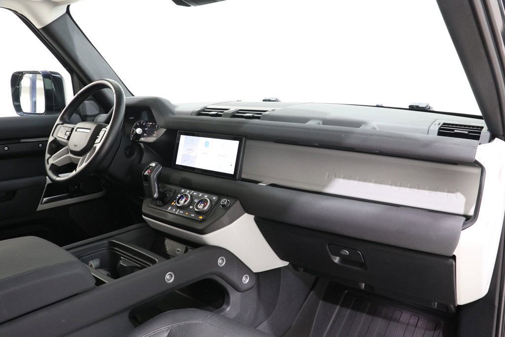 Used 2023 Land Rover Defender 90 S AWD/4WD image 17