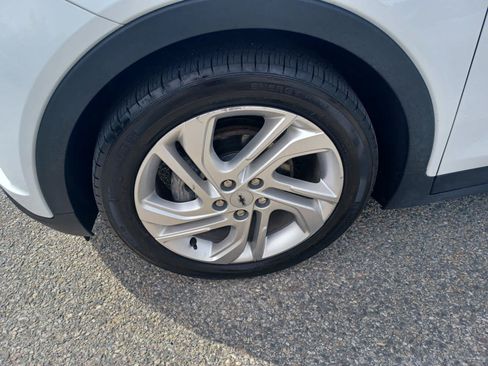 Used 2023 Chevrolet Bolt LT FWD image 18