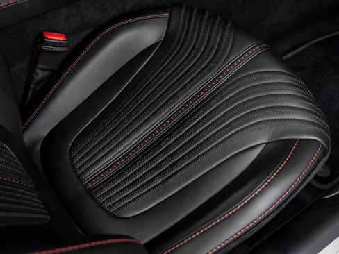 Used 2017 Aston Martin DB11 V12 RWD image 36