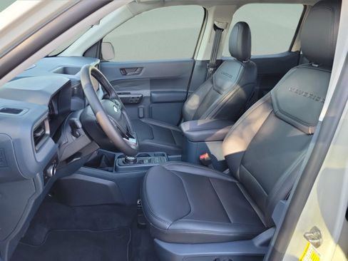 New 2025 Ford Maverick Lariat w/ Black Appearance Package image 9