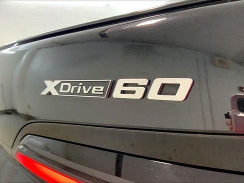 Used 2024 BMW i7 xDrive60 w/ Executive Package AWD/4WD image 9