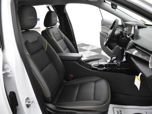 New 2025 Chevrolet Trax ACTIV w/ Driver Confidence Package image 27