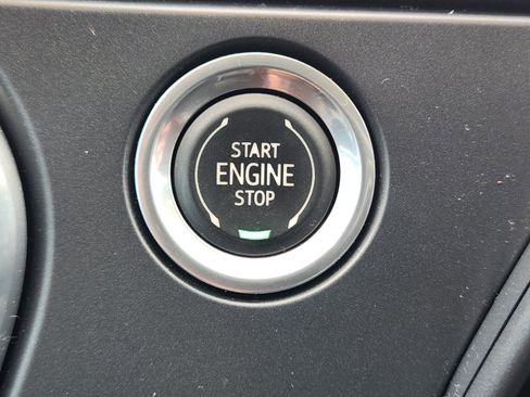 Used 2020 Chevrolet Blazer LT FWD image 17