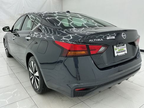Used 2022 Nissan Altima 2.5 SV FWD image 8