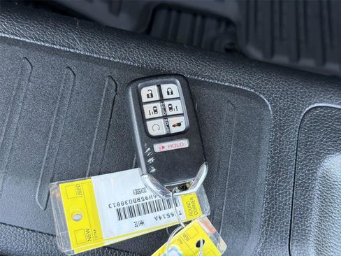 Used 2024 Honda Odyssey Elite image 22