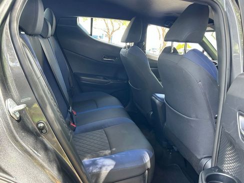 Used 2021 Toyota C-HR XLE FWD image 33