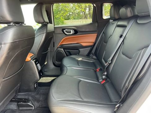 Used 2025 Jeep Compass Limited w/ Elite Group AWD/4WD image 5