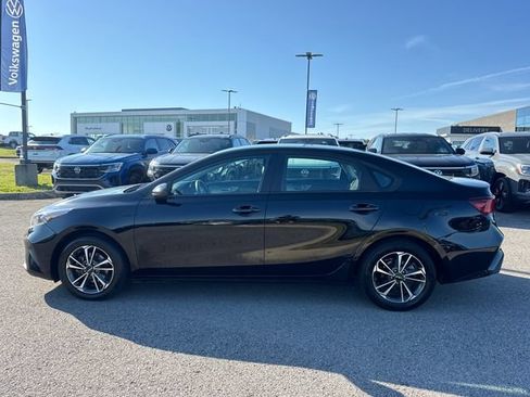 Used 2024 Kia Forte LXS FWD image 2