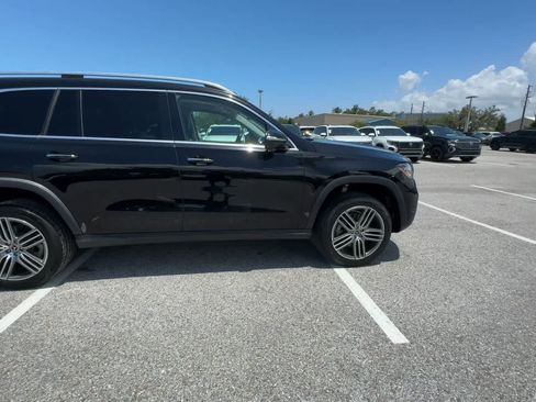 Used 2024 Mercedes-Benz GLS 450 4MATIC image 8