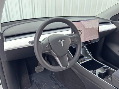 Used 2020 Tesla Model Y Long Range image 33
