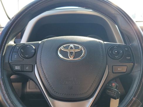 Used 2017 Toyota RAV4 LE image 23