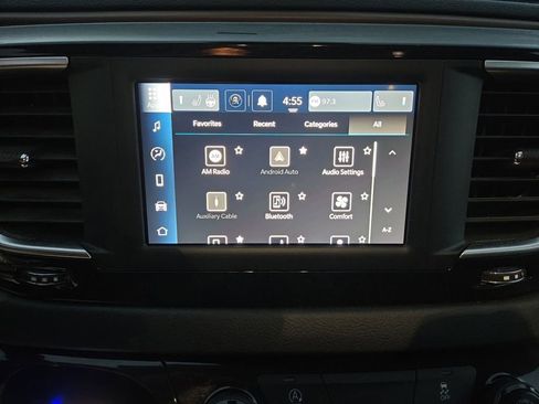 Used 2023 Chrysler Voyager LX image 21