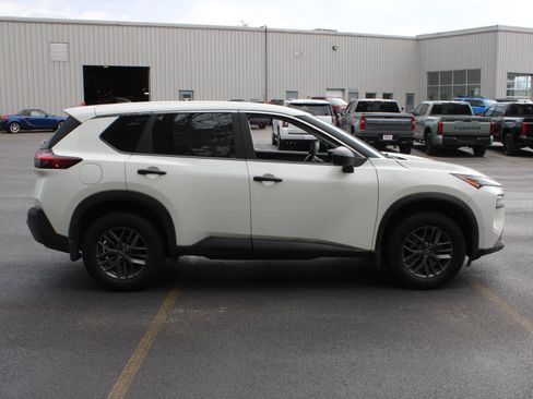 Used 2023 Nissan Rogue S AWD/4WD image 4