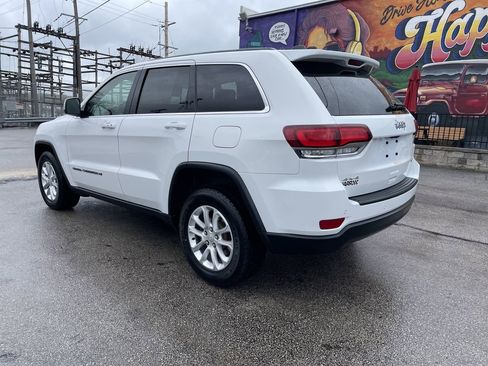 Used 2022 Jeep Grand Cherokee Laredo E AWD/4WD image 3