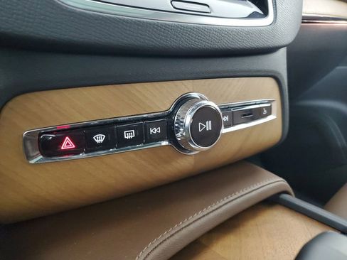 Certified 2025 Volvo XC90 B6 Plus w/ Protection Package AWD/4WD image 31