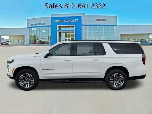 Used 2025 Chevrolet Suburban Z71 image 4