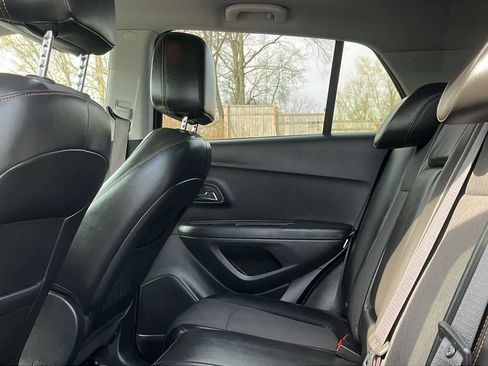 Used 2017 Chevrolet Trax LT w/ LT Convenience Package image 26