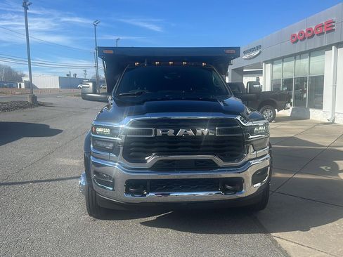 New 2026 RAM 5500 4x4 Regular Cab image 2