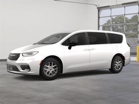New 2024 Chrysler Pacifica Touring-L image 2