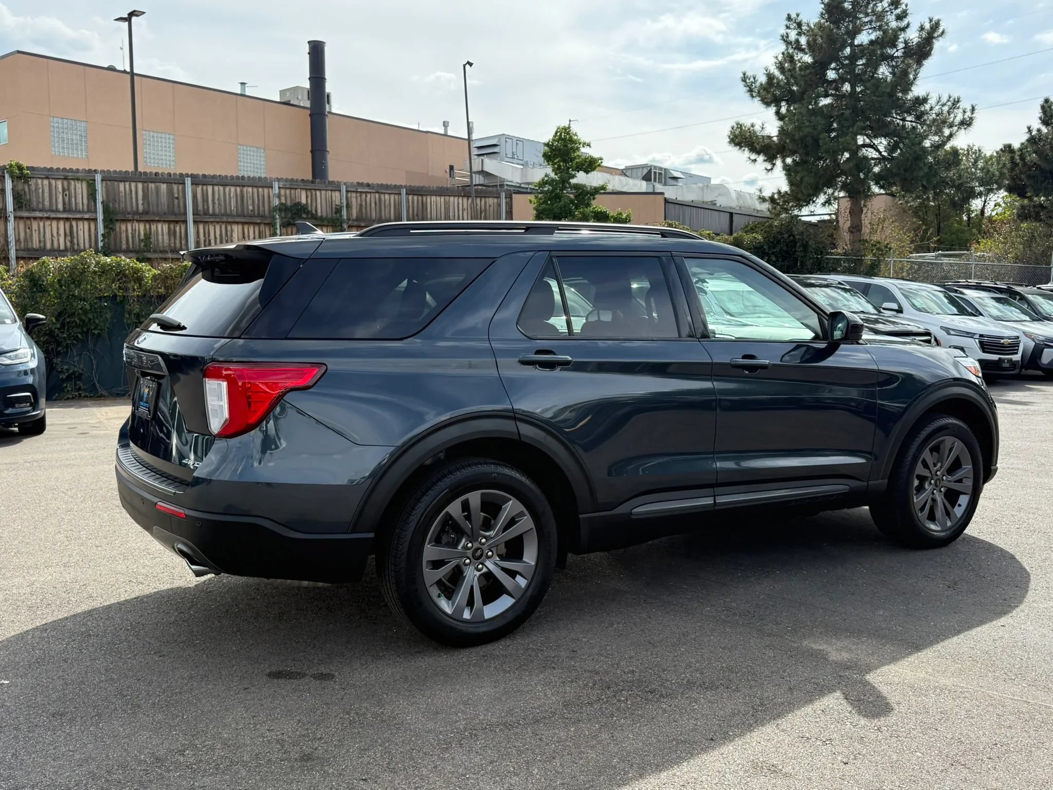 Used 2022 Ford Explorer XLT w/ Equipment Group 202A AWD/4WD image 9