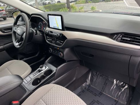 Used 2022 Ford Escape SE image 30