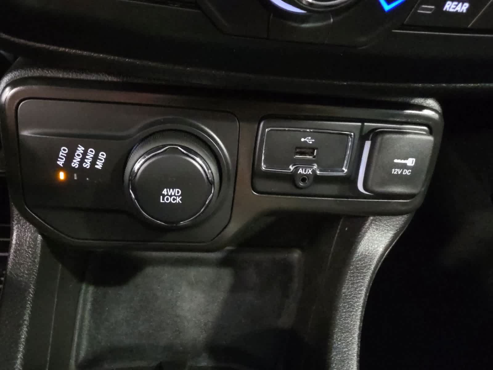 Used 2020 Jeep Renegade Limited AWD/4WD image 24