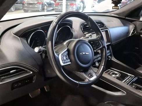 Used 2020 Jaguar F-PACE S image 28