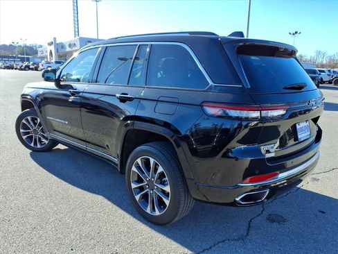 Used 2023 Jeep Grand Cherokee Overland w/ Luxury Tech Group IV image 6