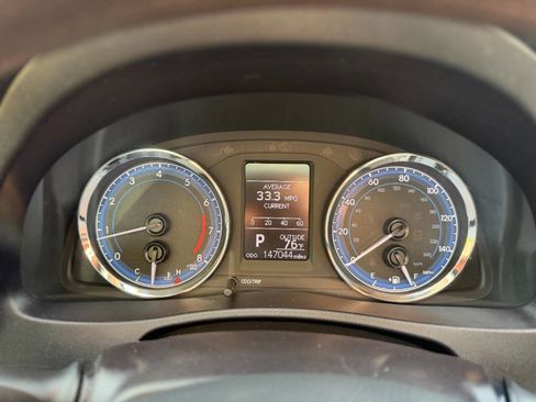 Used 2018 Toyota Corolla LE image 25