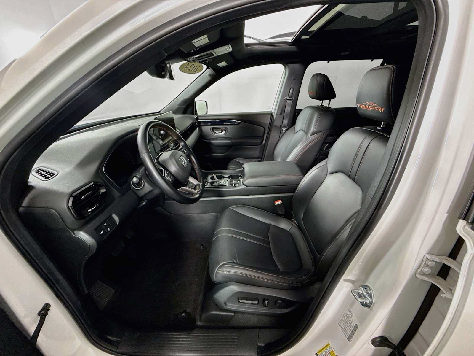 Certified 2024 Honda Pilot TrailSport image 19