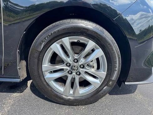 Used 2021 Toyota Sienna Limited AWD/4WD image 9