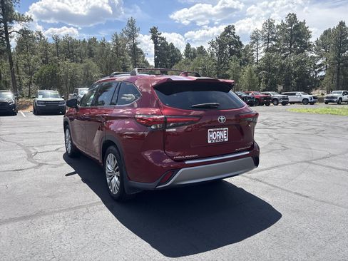 Used 2022 Toyota Highlander Platinum AWD/4WD image 8