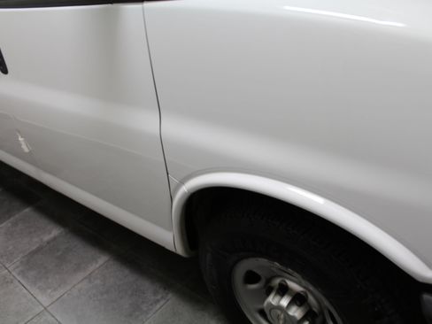 Used 2017 Chevrolet Express 2500 image 30